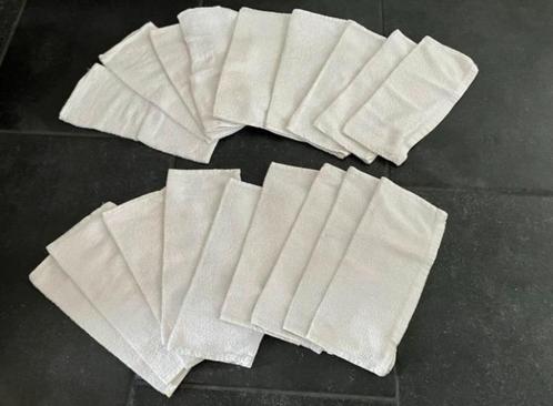 18 Witte Gebruikte Spuugdoekjes, Kinderen en Baby's, Badjes en Verzorging, Gebruikt, Overige typen, Overige merken, Ophalen of Verzenden