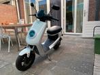 NIU elektrische snorscooter 25 km/uur, Fietsen en Brommers, Snorfietsen en Snorscooters, Ophalen, Zo goed als nieuw, Elektrisch