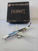 The Hobbit JCwings 1:200 777-300 ZK-OKP, Verzamelen, Luchtvaart en Vliegtuigspotten, Ophalen of Verzenden, Zo goed als nieuw, Schaalmodel