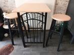 Mooie kleine bar met 2 krukjes, Ophalen, Zo goed als nieuw, Hout