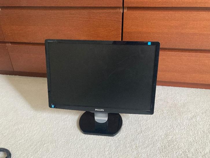 Philips Brilliance | 22 inch beeldscherm, Computers en Software, Monitoren, Gebruikt, 60 Hz of minder, VGA, LED, Full HD, Ophalen