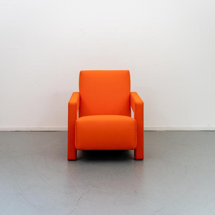 2x Cassina Utrecht Chair type 637 Oranje – Stof, Huis en Inrichting, Fauteuils, Nieuw, Stof