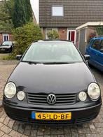 Volkswagen Polo 1.4 55KW AUT 2003 Zwart, Auto's, 74 pk, Origineel Nederlands, Particulier, 1000 kg