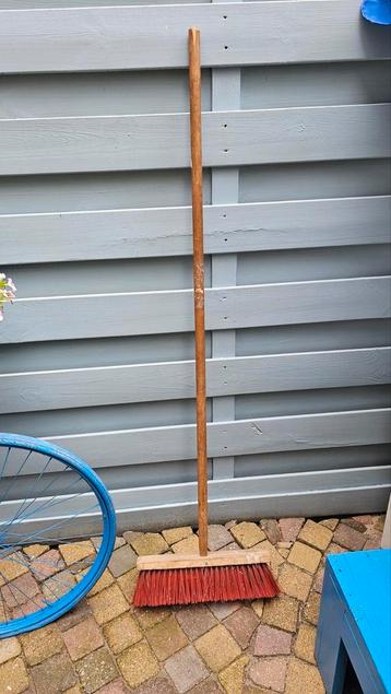 Outdoor Vero Bezem 41 cm beschikbaar voor biedingen