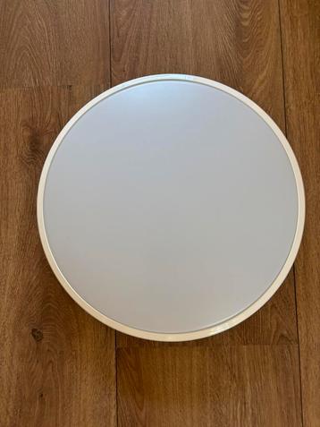 Plafondlamp beschikbaar voor biedingen