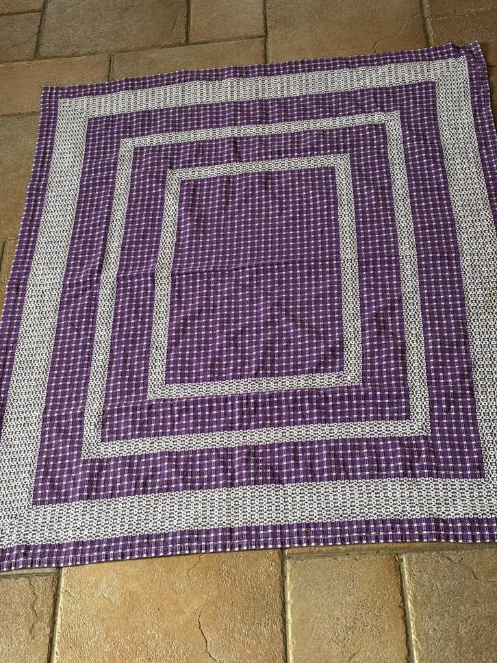 Paars Beiersbond Tafelkleed - Nieuwstaat, Huis en Inrichting, Tafelkleden, Zo goed als nieuw, Rechthoek, Binnen, Ophalen of Verzenden