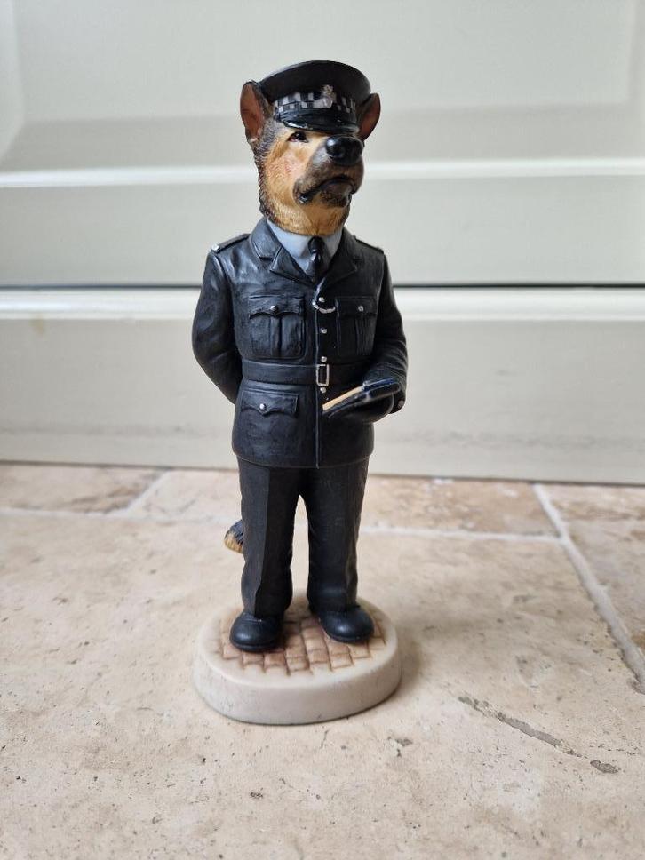 Doggie People CC89 Duitse Herder Agent, Verzamelen, Beelden en Beeldjes, Zo goed als nieuw, Dier, Ophalen of Verzenden