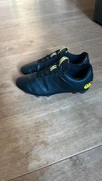 Rugbyschoenen maatje 42,5, Sport en Fitness, Ophalen, Zo goed als nieuw, Schoenen