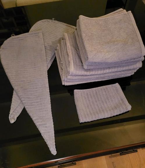 11 delige Badkamerset met 4 douchelakens en 4 badhandkoeken, Huis en Inrichting, Keuken | Textiel, Zo goed als nieuw, Theedoek of Handdoek
