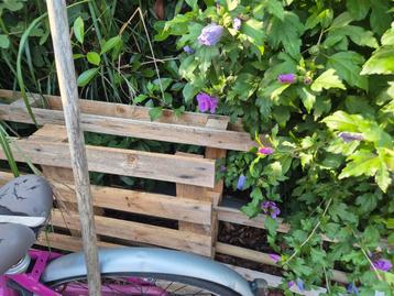 Gratis hout op te halen voor de vuurton beschikbaar voor biedingen