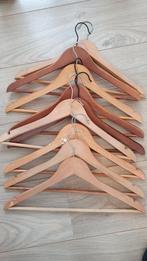 9 houten kledinghangers, Gebruikt, Ophalen of Verzenden