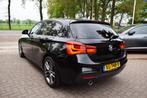 BMW 1-serie 118i High Executive M-SPORT AUTOM/AIRCO-ECC/CRUI, 65 €/maand, Gebruikt, Lichtsensor, Zwart