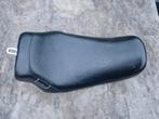 Le Pera Harley Davidson Dyna solo zadel, Motoren, Ophalen of Verzenden