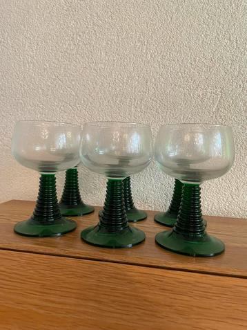 6x Vintage wijnglazen Luminarc France met groene voet. beschikbaar voor biedingen