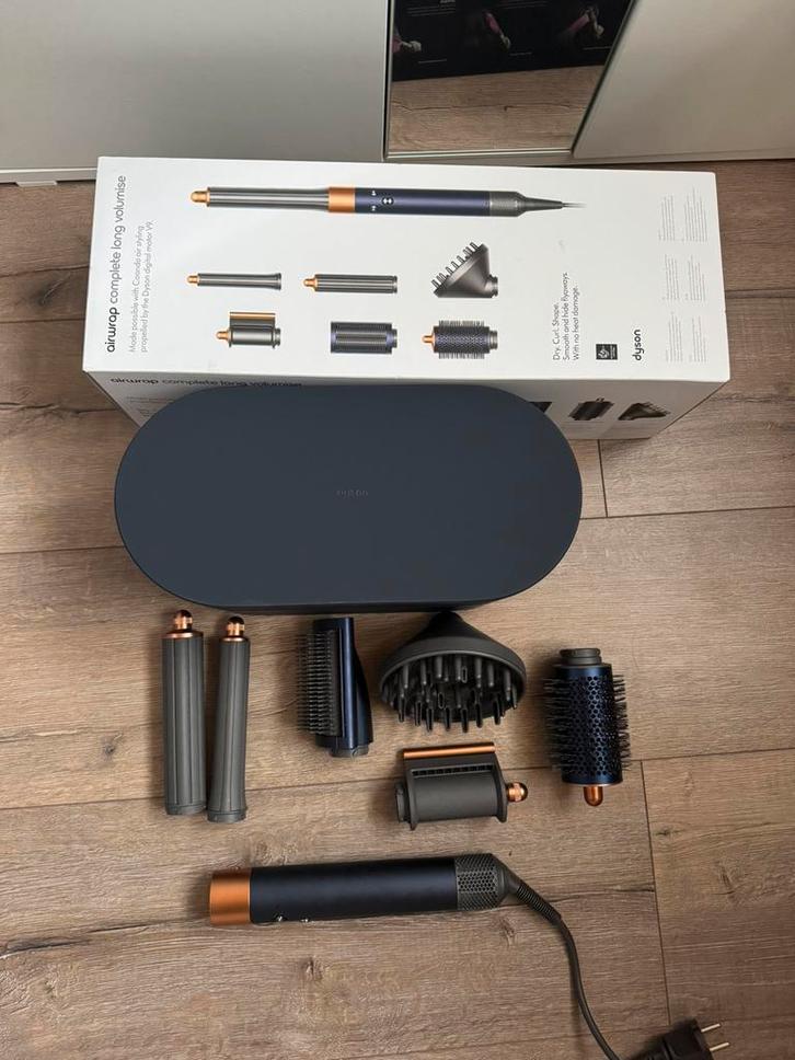 Nieuwe Dyson Airwrap incl garantiebewijs & doos, Sieraden, Tassen en Uiterlijk, Uiterlijk | Haarverzorging, Nieuw, Föhn of Haardroger