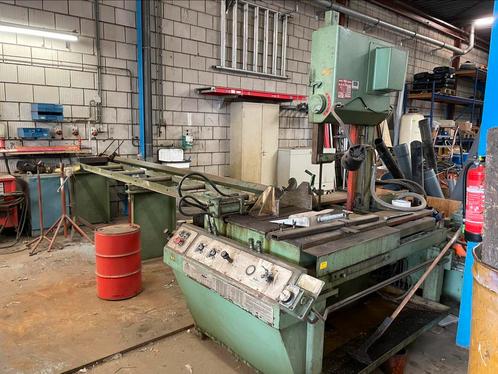Do-All lint zaagmachine met rollenbaan en hydraulische unit, Doe-het-zelf en Verbouw, Gereedschap | Zaagmachines, Afkortzaag, 1200 watt of meer