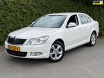 Skoda Octavia 1.2 TSI Elegance Business Line Xenon Navi PDC, Voorwielaandrijving, Euro 5, Stof, Zwart