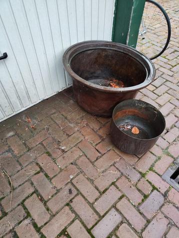 Koperen zware bakken beschikbaar voor biedingen