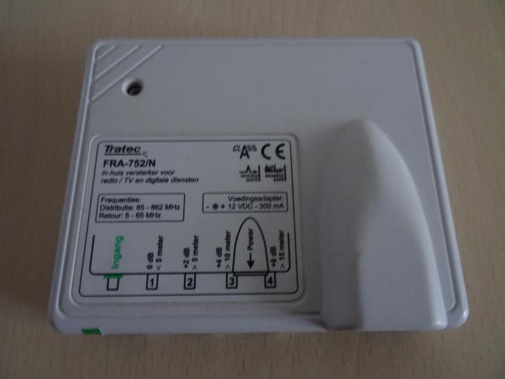 Tratec FRA-752/N Coax antenneversterker met 4 F-connector, Audio, Tv en Foto, Televisie-accessoires, Zo goed als nieuw, Ophalen