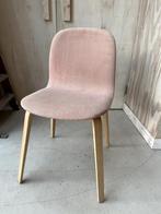 Muuto Visu eetkamerstoel gestoffeerd pink/ eikenhouten poten, Huis en Inrichting, Stoelen, Ophalen, Gebruikt, Overige kleuren