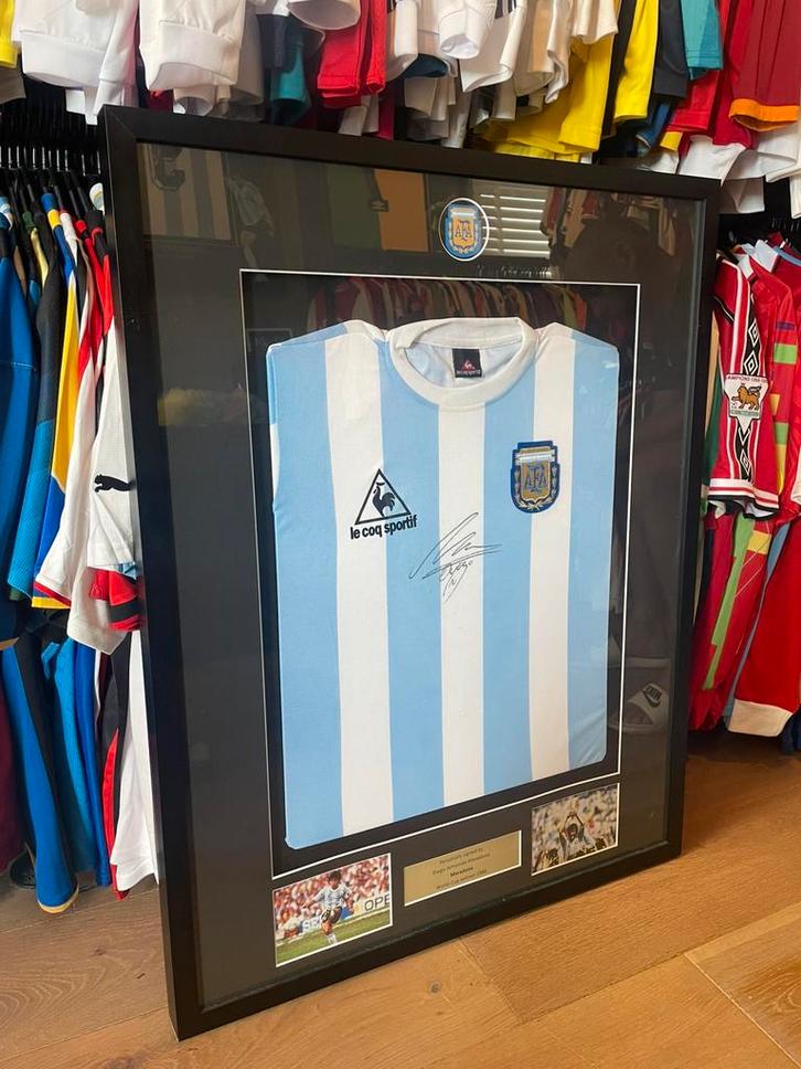 Gesigneerd Argentinië shirt Diego Armando Maradona., Verzamelen, Sportartikelen en Voetbal, Nieuw, Shirt, Buitenlandse clubs, Ophalen