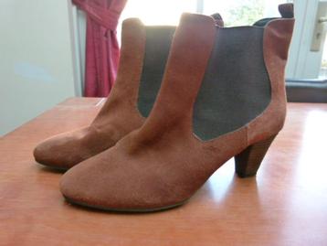 Invito bruine laarsjes maat 40 suede enkellaarsje beschikbaar voor biedingen