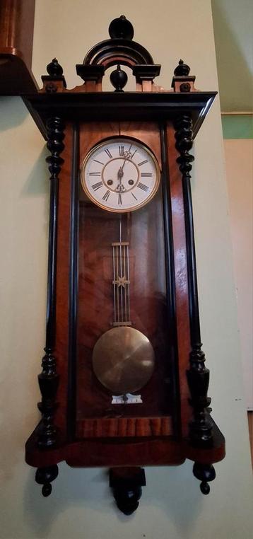 Antieke Wandklok met Slinger 110 cm  h. 41 cm br beschikbaar voor biedingen