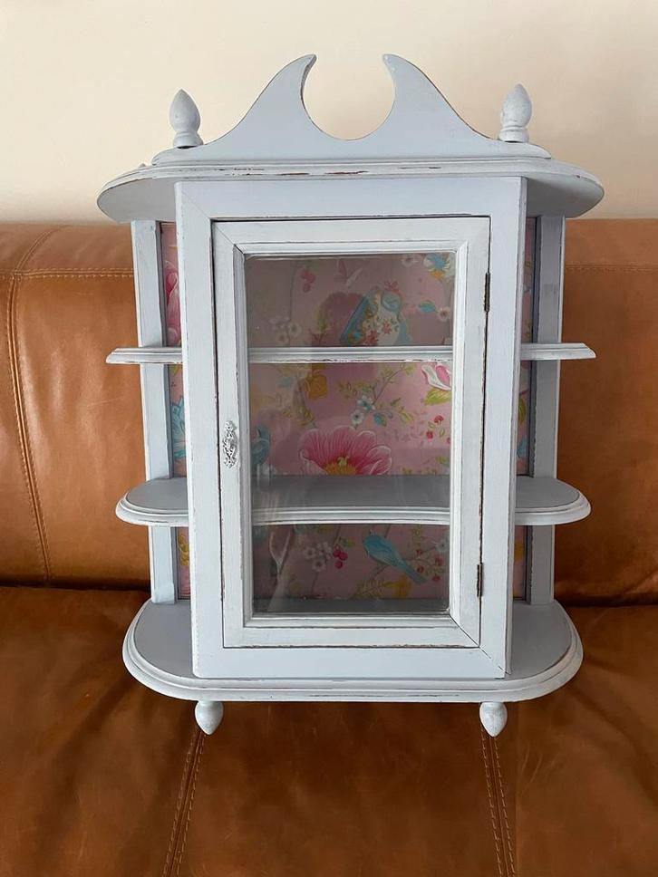 Brocante Vitrinekastje met Glasdeur, Antiek en Kunst, Curiosa en Brocante, Ophalen of Verzenden