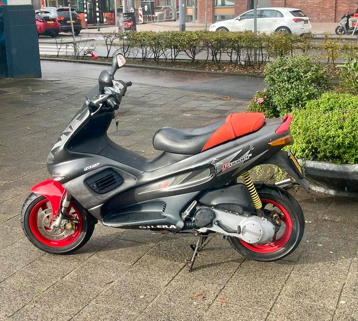 Gilera Runner SP Pro 2005 (geen 125/180cc), Fietsen en Brommers, Snorfietsen en Snorscooters, Zo goed als nieuw, Piaggio, Ophalen