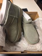 Ugg classic ultra mini platform maat 41, Kleding | Dames, Schoenen, UGG, Nieuw, Ophalen of Verzenden, Groen