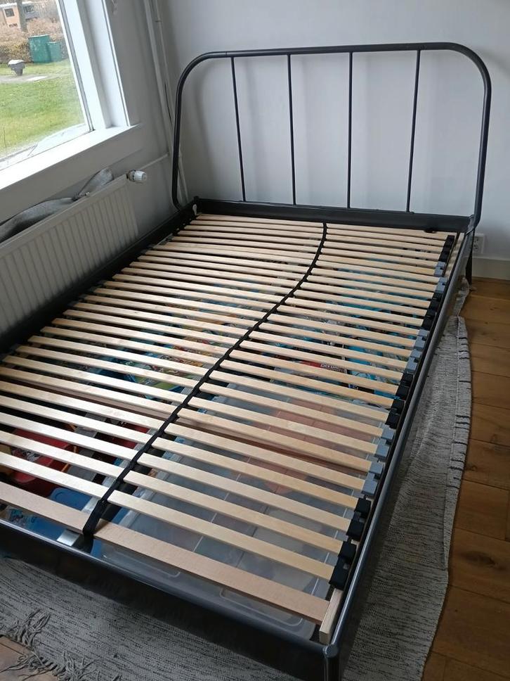 Kopardal Bedframe - metaal, Huis en Inrichting, Slaapkamer | Bedden, Zo goed als nieuw, Tweepersoons, 140 cm, 200 cm, Metaal, Zwart