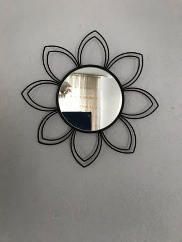 Metalen Deco Spiegel - 30cm Doorsnede beschikbaar voor biedingen