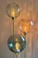 MADE Ilaria vloerlamp messing Blue / Pink, Huis en Inrichting, Lampen | Vloerlampen, Ophalen, Gebruikt, Glas, Trendy