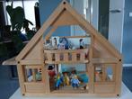 Houten poppenhuis met complete inrichting en poppetjes, Ophalen, Gebruikt, Poppenhuis