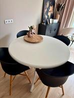 Eethoek ronde houten tafel en 4 kuipstoelen, Ophalen, Gebruikt
