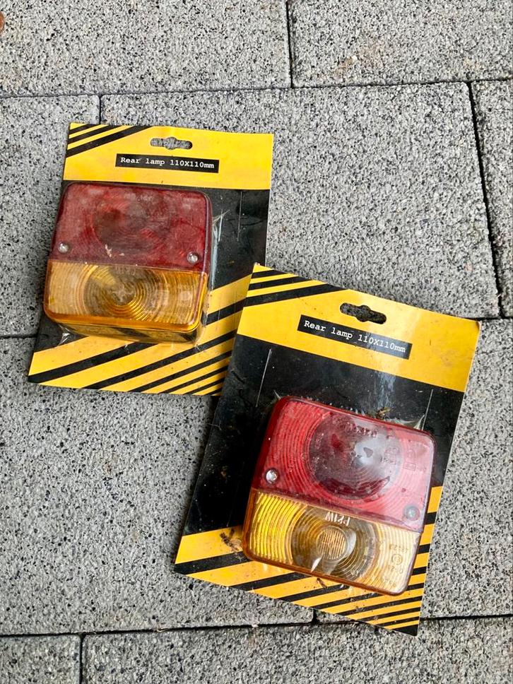 Te koop: 2 nieuwe achterlampen voor aanhangwagen, Auto-onderdelen, Verlichting, Ophalen of Verzenden