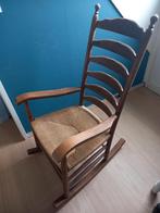 Vintage houten Schommelstoel met rieten zitting / landelijk, Huis en Inrichting, Stoelen, Ophalen, Riet of Rotan, Gebruikt, Bruin