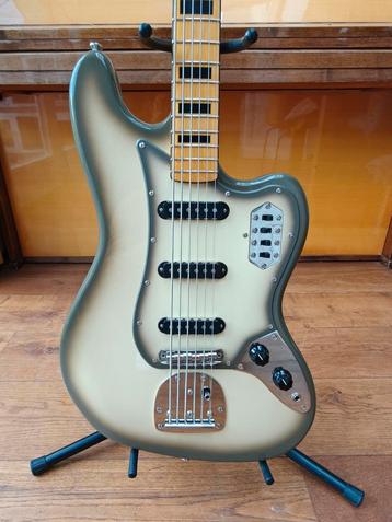 Squier Bass VI Antigua - Nieuw beschikbaar voor biedingen
