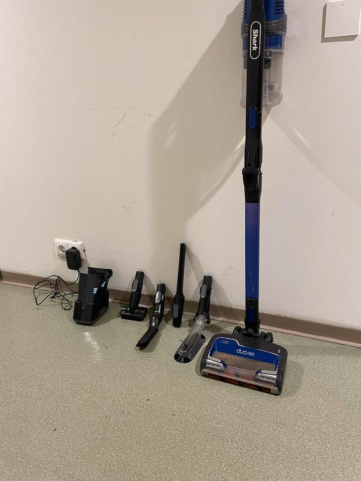 SHARK draadloze stofzuiger, Witgoed en Apparatuur, Stofzuigers, Zo goed als nieuw, Stofzuiger, Minder dan 1200 watt, Reservoir