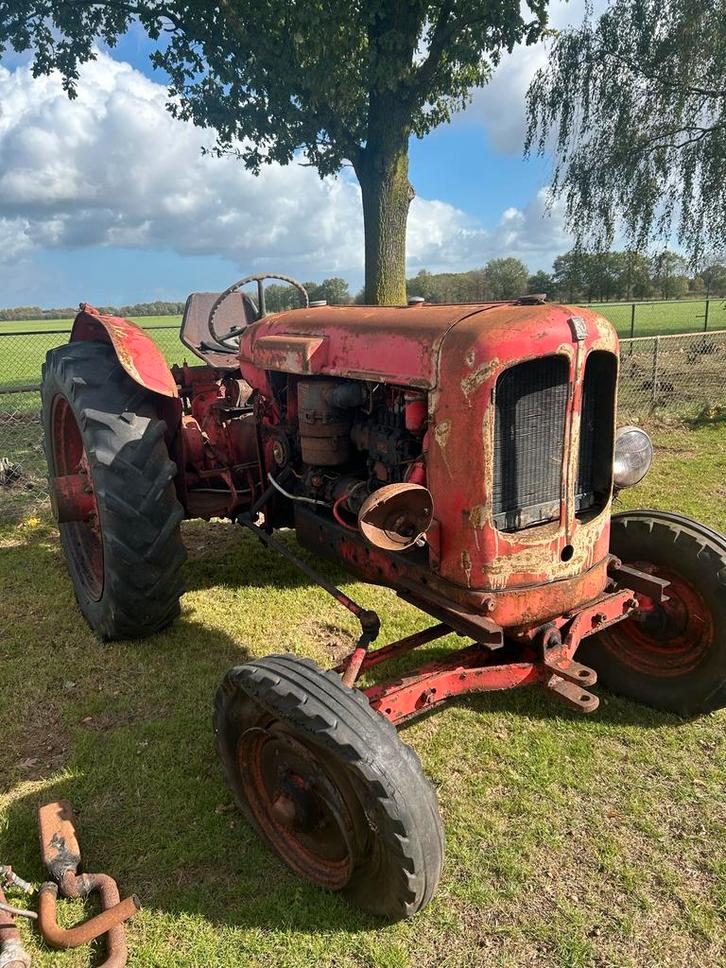 Nuffield DM4 Oldtimer Tractor, Zakelijke goederen, Agrarisch | Onderdelen | Banden, Velgen en Assen, Ophalen