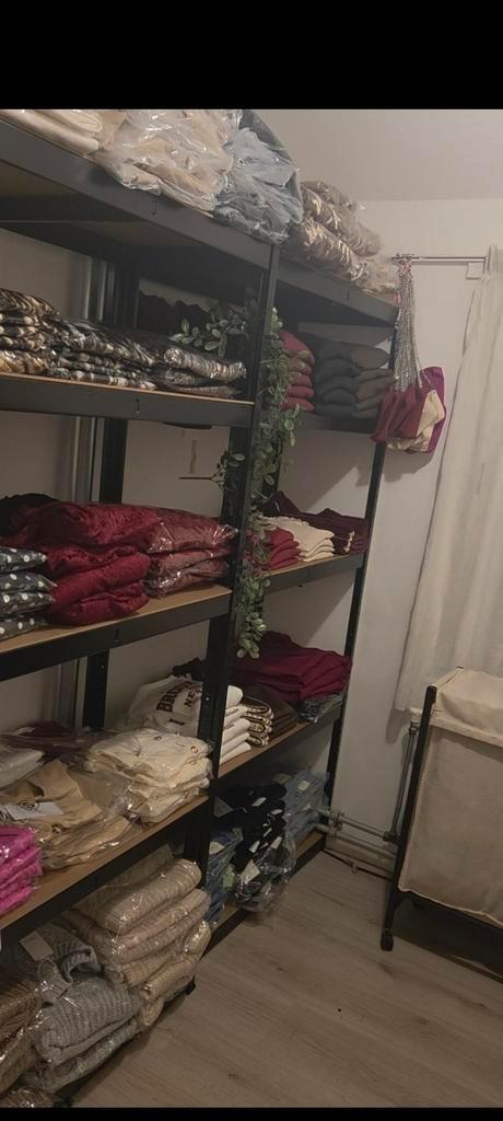 ≥ Grote partij nieuwe dameskleding — Dames-kledingpakketten