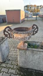 Gietijzeren Bloempot - 50cm Hoog, 40cm Diameter, Ophalen of Verzenden, Gebruikt
