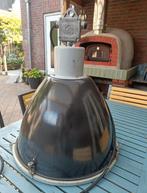 Grote industriële lamp uit Eindhoven 1950, Huis en Inrichting, Lampen | Hanglampen, Ophalen, Gebruikt, 50 tot 75 cm