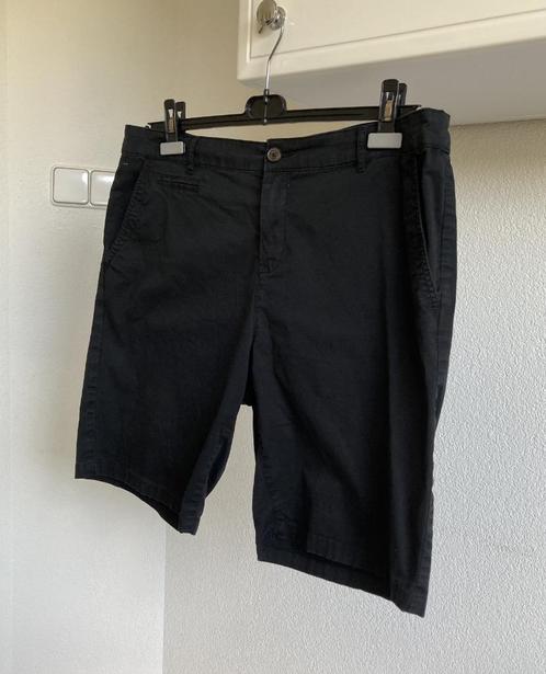 korte zwarte broek Yessica 46 zgan, Kleding | Dames, Broeken en Pantalons, Zo goed als nieuw, Maat 46/48 (XL) of groter, Zwart