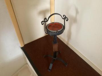 Asbakstandaard beschikbaar voor biedingen