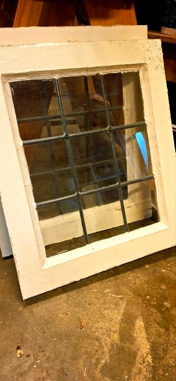  2 Oude glas in lood ramen beschikbaar voor biedingen