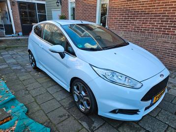 Ford Fiësta ST 2. 1.6 Ecoboost 3DR 2014 Wit beschikbaar voor biedingen