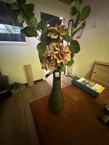 Vaas met kunstbloemen NIEUW! beschikbaar voor biedingen