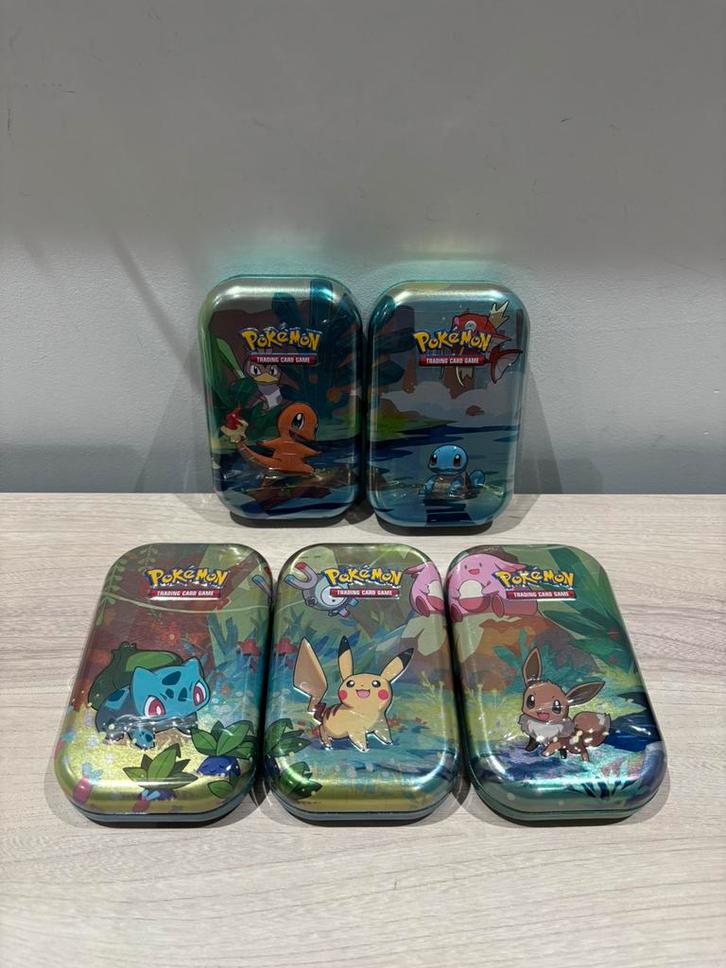 Pokémon TCG: Kanto Friends Mini Tins sealed & engels, Hobby en Vrije tijd, Verzamelkaartspellen | Pokémon, Zo goed als nieuw, Overige typen