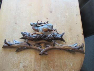 Oer 11311 Schwarzwald snijwerk kapstok met hert beschikbaar voor biedingen